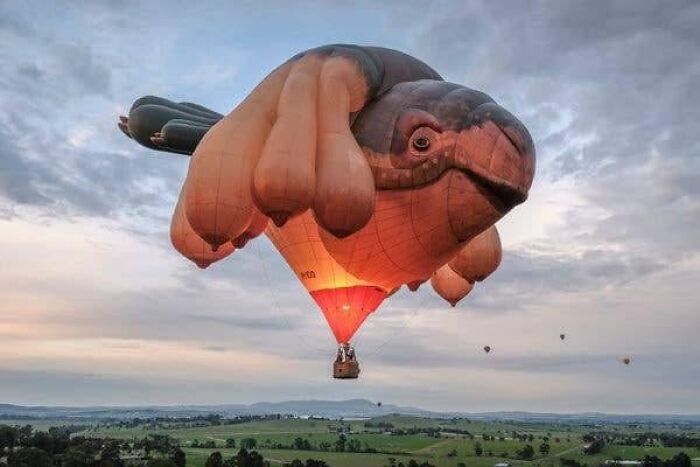 79 Hilarious, Bizarre, And Downright Bad Examples Of Public Art Around The World
