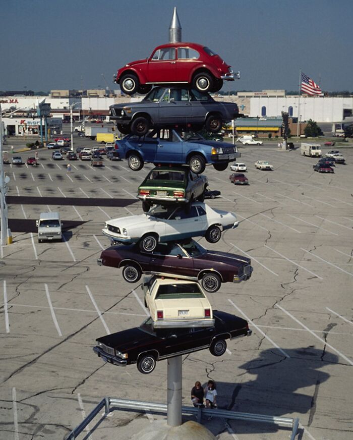 79 Hilarious, Bizarre, And Downright Bad Examples Of Public Art Around The World
