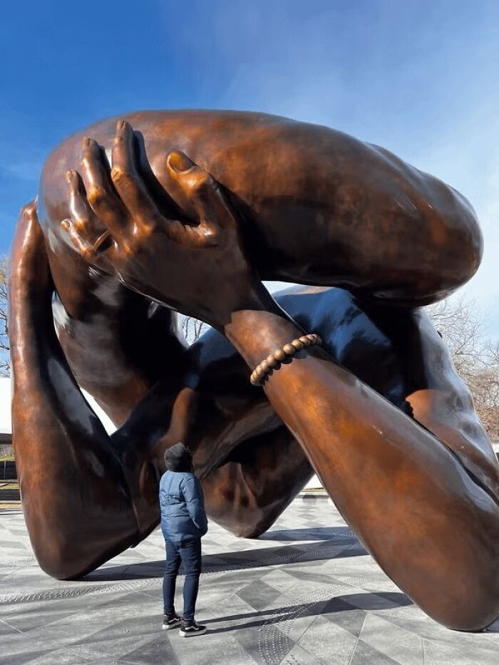 79 Hilarious, Bizarre, And Downright Bad Examples Of Public Art Around The World
