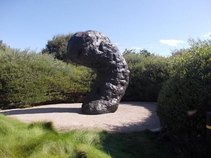 79 Hilarious, Bizarre, And Downright Bad Examples Of Public Art Around The World