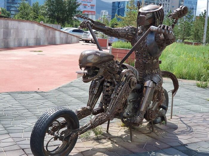 79 Hilarious, Bizarre, And Downright Bad Examples Of Public Art Around The World
