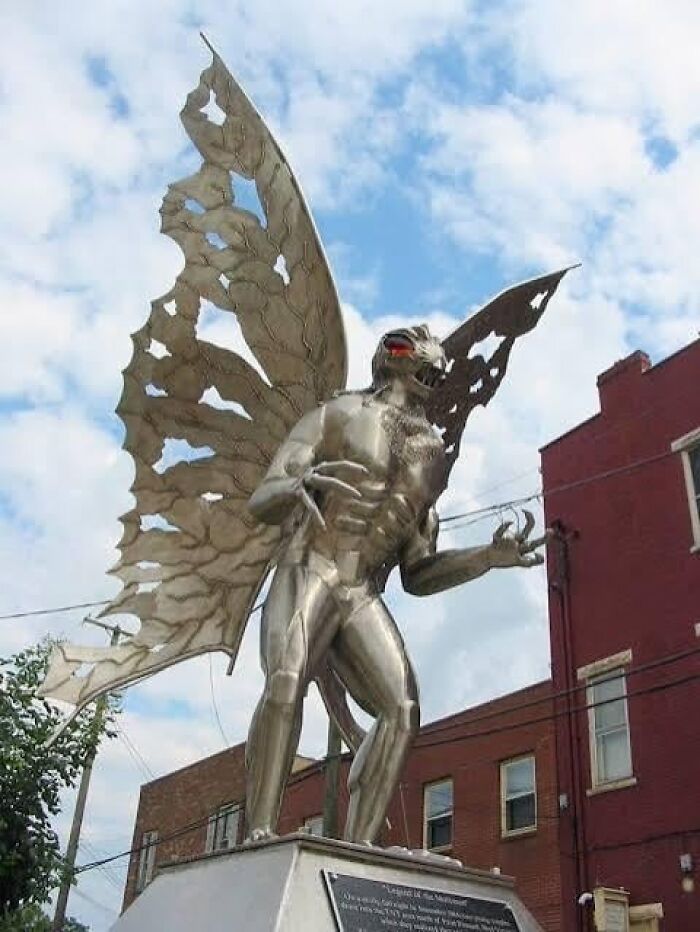 79 Hilarious, Bizarre, And Downright Bad Examples Of Public Art Around The World