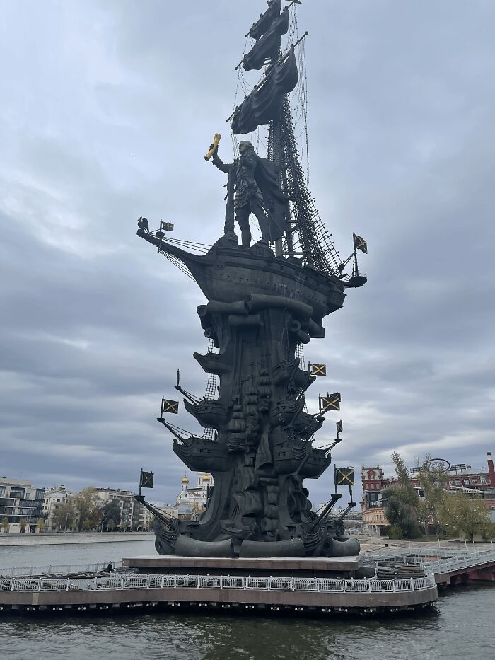 79 Hilarious, Bizarre, And Downright Bad Examples Of Public Art Around The World