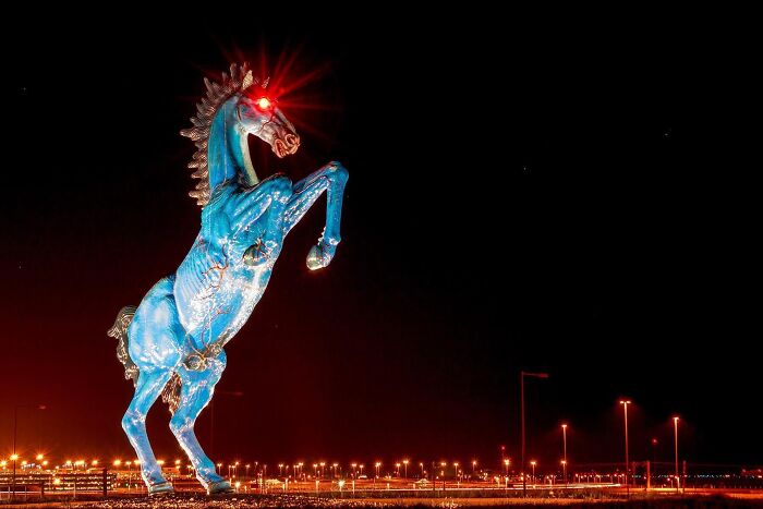 79 Hilarious, Bizarre, And Downright Bad Examples Of Public Art Around The World