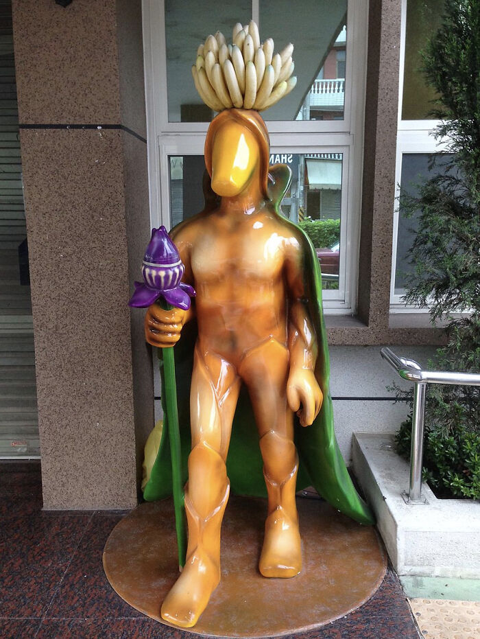 79 Hilarious, Bizarre, And Downright Bad Examples Of Public Art Around The World