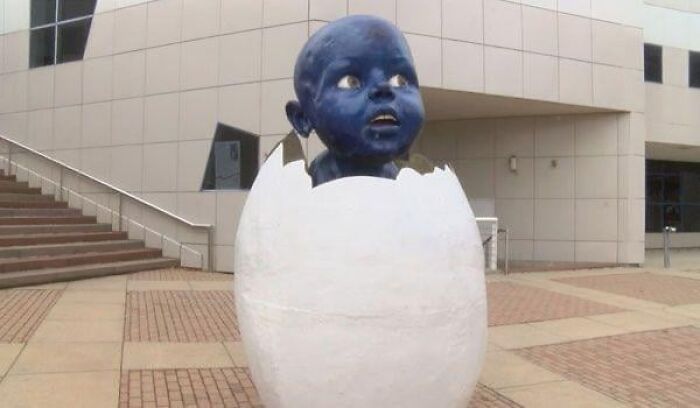 79 Hilarious, Bizarre, And Downright Bad Examples Of Public Art Around The World