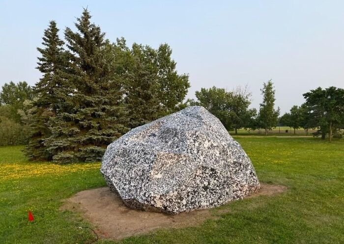 79 Hilarious, Bizarre, And Downright Bad Examples Of Public Art Around The World