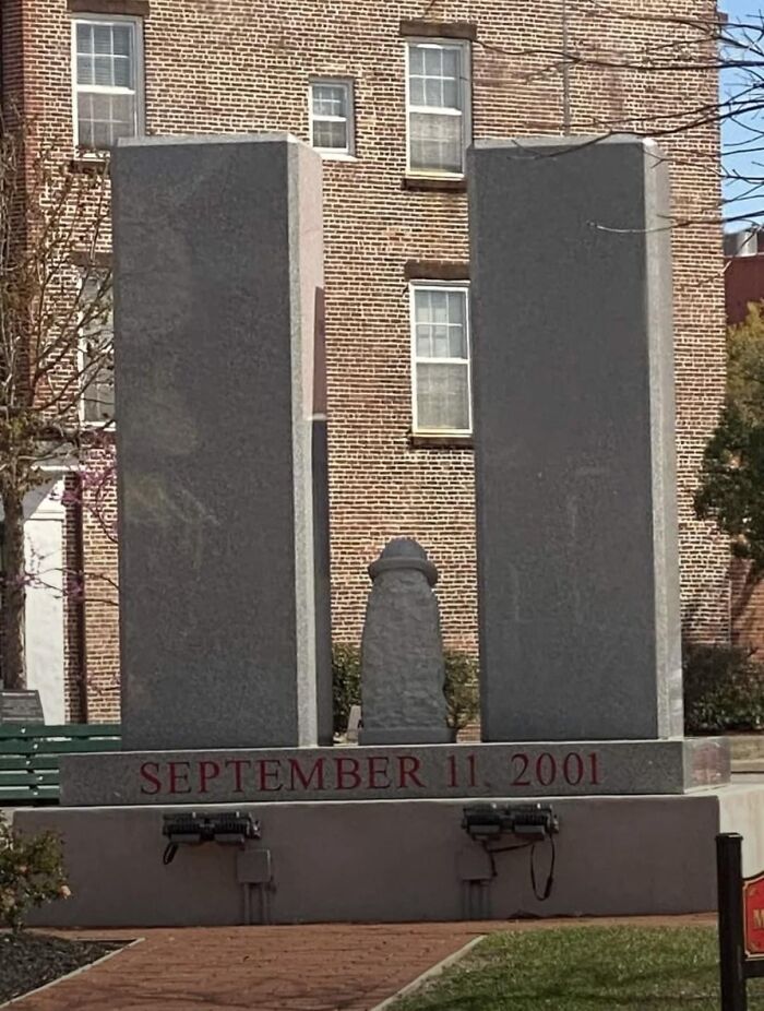79 Hilarious, Bizarre, And Downright Bad Examples Of Public Art Around The World