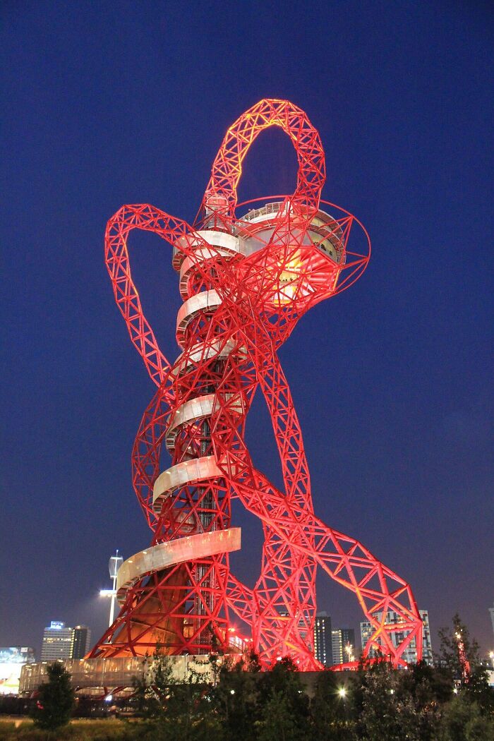 79 Hilarious, Bizarre, And Downright Bad Examples Of Public Art Around The World