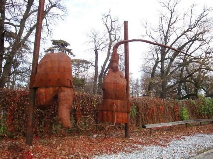 79 Hilarious, Bizarre, And Downright Bad Examples Of Public Art Around The World