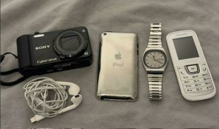 67 Vintage Tech Finds For Anyone Who Misses Buttons, Cassettes, And Chunky Electronics