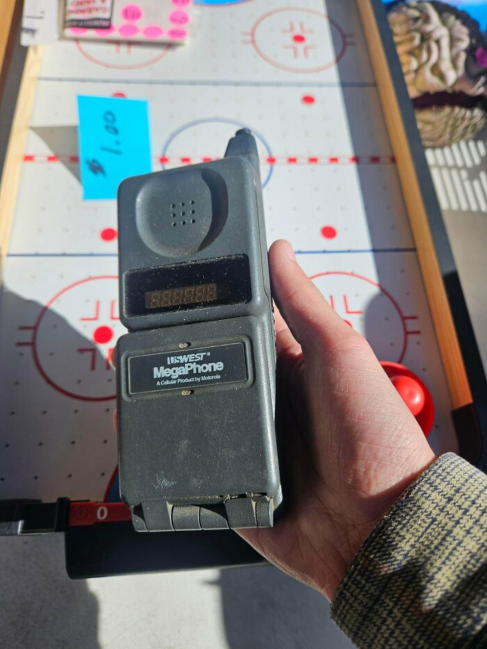 67 Vintage Tech Finds For Anyone Who Misses Buttons, Cassettes, And Chunky Electronics