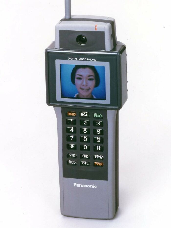 67 Vintage Tech Finds For Anyone Who Misses Buttons, Cassettes, And Chunky Electronics