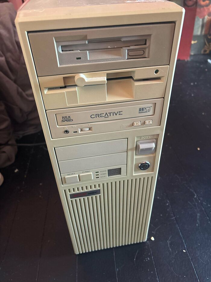67 Vintage Tech Finds For Anyone Who Misses Buttons, Cassettes, And Chunky Electronics
