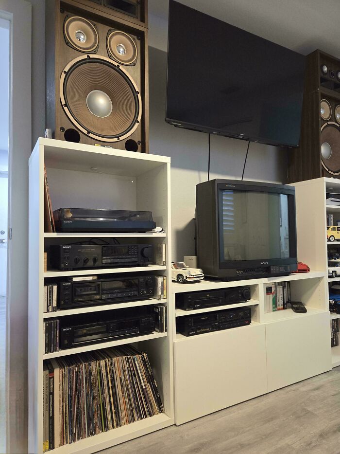 67 Vintage Tech Finds For Anyone Who Misses Buttons, Cassettes, And Chunky Electronics