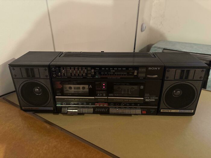 67 Vintage Tech Finds For Anyone Who Misses Buttons, Cassettes, And Chunky Electronics