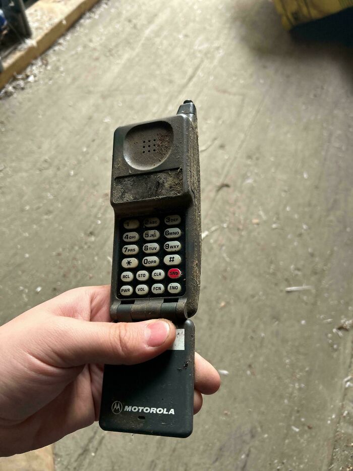 67 Vintage Tech Finds For Anyone Who Misses Buttons, Cassettes, And Chunky Electronics