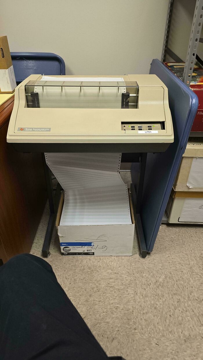 67 Vintage Tech Finds For Anyone Who Misses Buttons, Cassettes, And Chunky Electronics