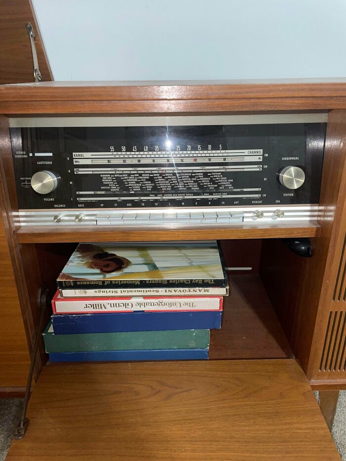 67 Vintage Tech Finds For Anyone Who Misses Buttons, Cassettes, And Chunky Electronics