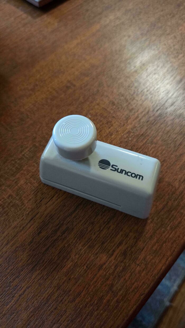 67 Vintage Tech Finds For Anyone Who Misses Buttons, Cassettes, And Chunky Electronics