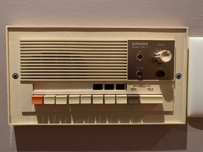 67 Vintage Tech Finds For Anyone Who Misses Buttons, Cassettes, And Chunky Electronics