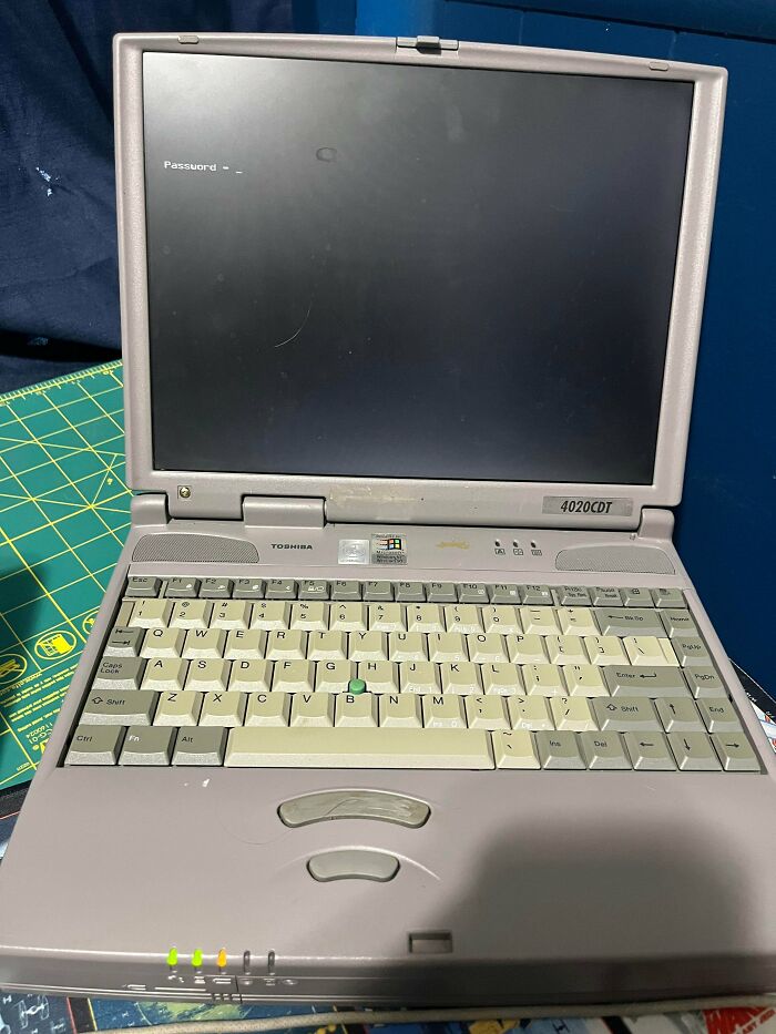 67 Vintage Tech Finds For Anyone Who Misses Buttons, Cassettes, And Chunky Electronics