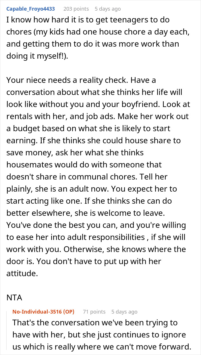Aunt Puts A Chore Chart On The Fridge For Her 18-Year-Old Niece, And The Reaction Is Wildly Over The Top Aunt Puts A Chore Chart On The Fridge For Her 18-Year-Old Niece, And The Reaction Is Wildly Over The Top