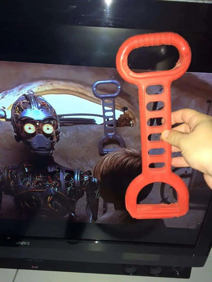 64 Incredibly Cool Movie Props That Show Just How Much Craft Goes Into Making Every Film Look Real