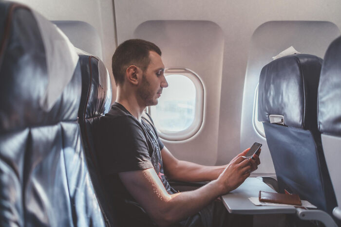 30 Passengers Share Stories Of Parents Who Used Their Kids To Get Better Seats On Flights