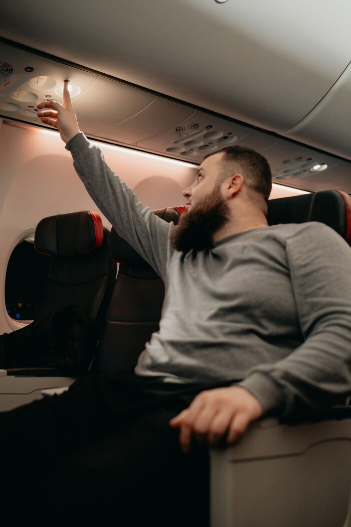 30 Passengers Share Stories Of Parents Who Used Their Kids To Get Better Seats On Flights