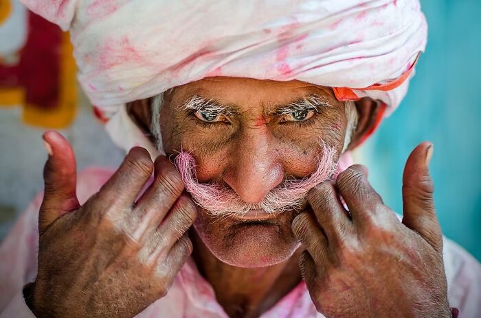25 Portrait Photos Awarded By The Artist Gallery That Capture The Beauty Of Human Expression