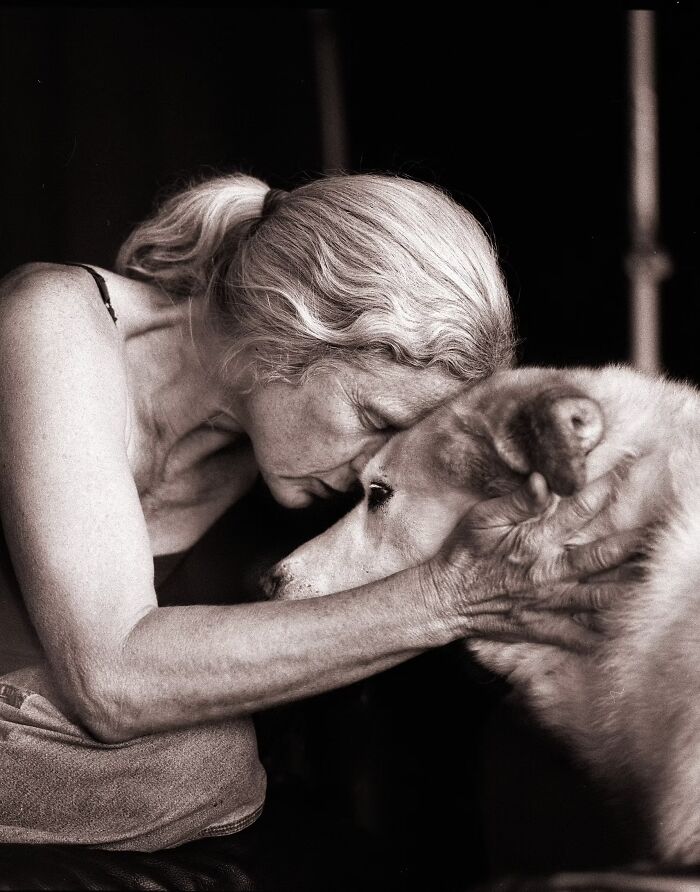 25 Portrait Photos Awarded By The Artist Gallery That Capture The Beauty Of Human Expression