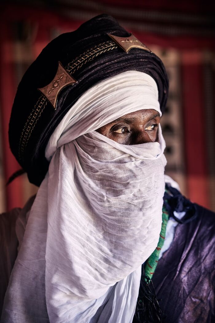 25 Portrait Photos Awarded By The Artist Gallery That Capture The Beauty Of Human Expression