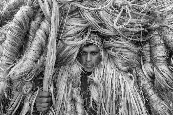 25 Portrait Photos Awarded By The Artist Gallery That Capture The Beauty Of Human Expression