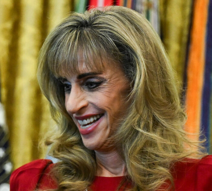 Billionaire Spotted At White House Event Sparks Wild Reactions As People Can’t Believe What She Used To Look Like