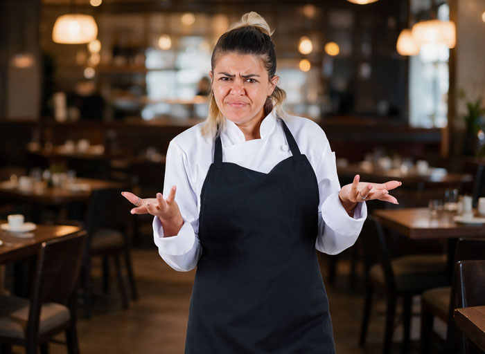 Bossy Coworker Tries To Get Waiter Fired, Accidentally Gets Herself Kicked Off The Team Instead Bossy Coworker Tries To Get Waiter Fired, Accidentally Gets Herself Kicked Off The Team Instead