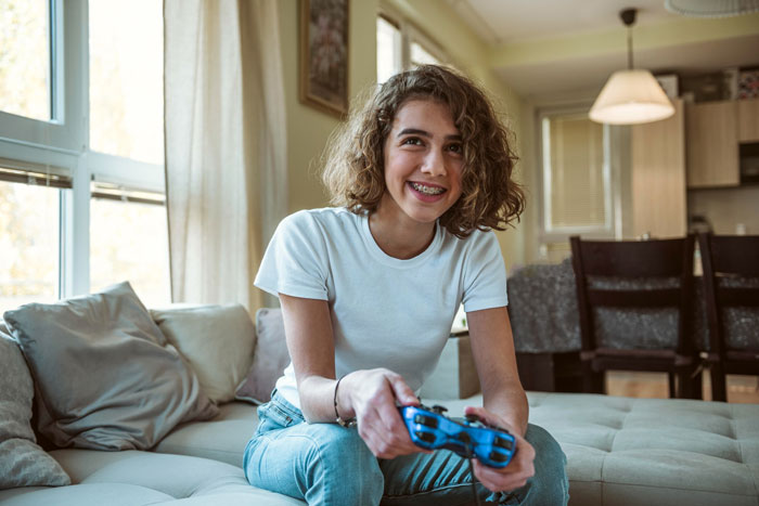 Teen Works 2 Years To Buy His First Car, Jealous Sis Smashes The Game Consoles In Return
