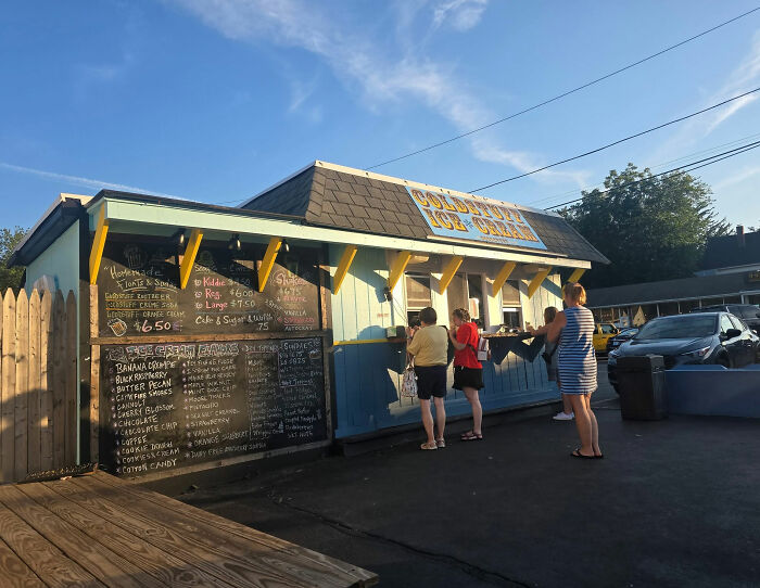 ‘Touch Grass’: This Ice Cream Shop Owner Is Going Viral For Epic Rant Defending Teen Employee ‘Touch Grass’: This Ice Cream Shop Owner Is Going Viral For Epic Rant Defending Teen Employee