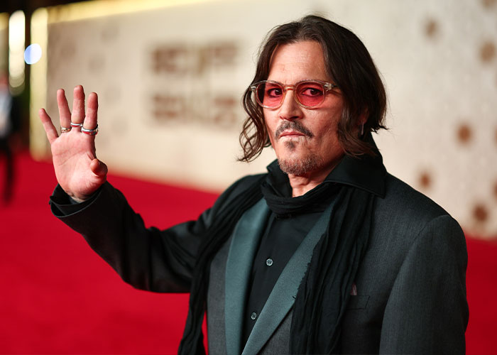 Johnny Depp-Linked Air Hostess Exposes The “Dirty Secrets” Of The Mega-Rich After Her World Came Crashing Down Johnny Depp-Linked Air Hostess Exposes The “Dirty Secrets” Of The Mega-Rich After Her World Came Crashing Down