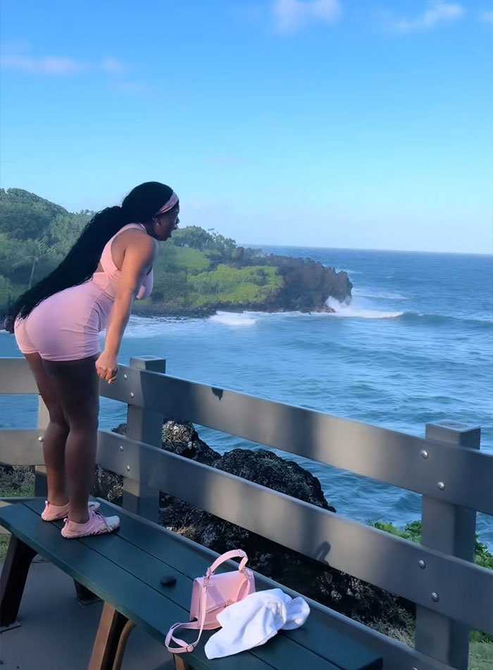 “Everyone Hates Tourists”: Woman Defies Beach Warnings For Viral Video, What Happened Next Has People Furious “Everyone Hates Tourists”: Woman Defies Beach Warnings For Viral Video, What Happened Next Has People Furious