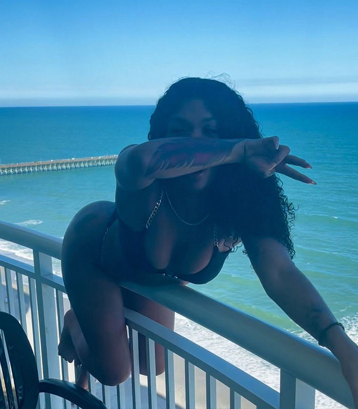“Everyone Hates Tourists”: Woman Defies Beach Warnings For Viral Video, What Happened Next Has People Furious “Everyone Hates Tourists”: Woman Defies Beach Warnings For Viral Video, What Happened Next Has People Furious
