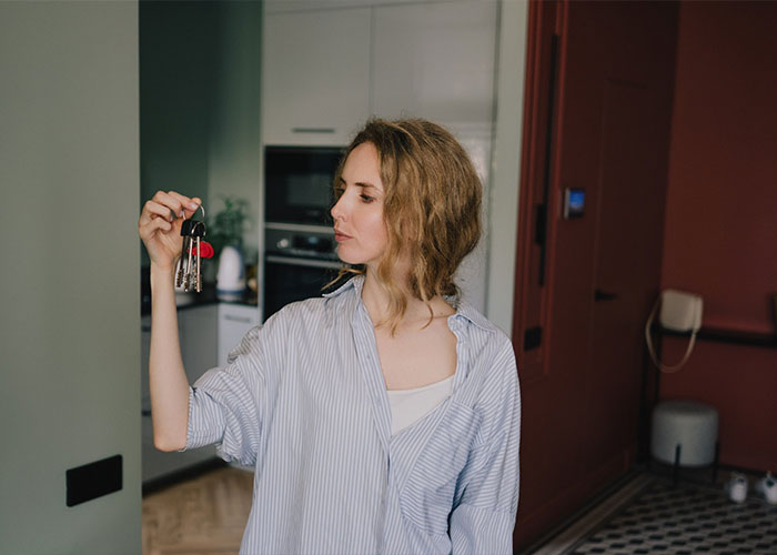 Exhausted New Parents Take Precautions Before Hosting Family, Sister Takes It As A Personal Attack