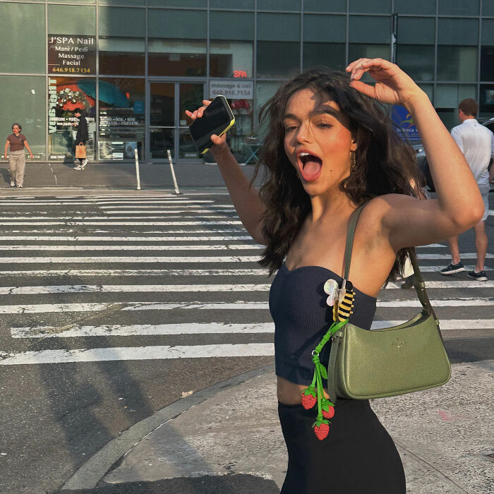 “She’s Gotta Stop”: Rachel Zegler’s New Photo Has Fans All Pointing Out Irksome Pattern “She’s Gotta Stop”: Rachel Zegler’s New Photo Has Fans All Pointing Out Irksome Pattern