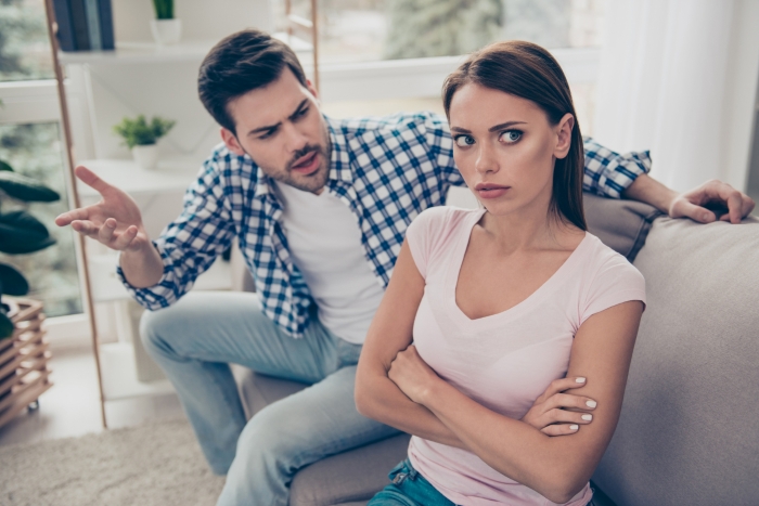 Couple Fights Over Cashews And Olive Oil, But A Bigger Secret Changes The Entire Conversation Couple Fights Over Cashews And Olive Oil, But A Bigger Secret Changes The Entire Conversation
