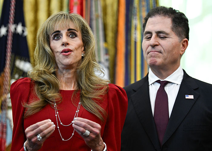 Dell CEO Gives Update On $6.25 Billion Giveaway After Wife’s Appearance At White House Stunned Nation Dell CEO Gives Update On $6.25 Billion Giveaway After Wife’s Appearance At White House Stunned Nation