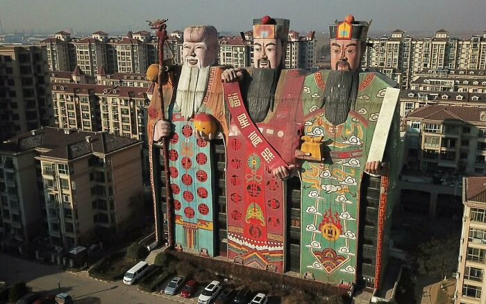 66 Buildings Turn Heads With Bizarre Shapes That Make Ordinary Architecture Look Absolutely Boring