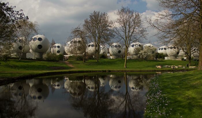 66 Buildings Turn Heads With Bizarre Shapes That Make Ordinary Architecture Look Absolutely Boring