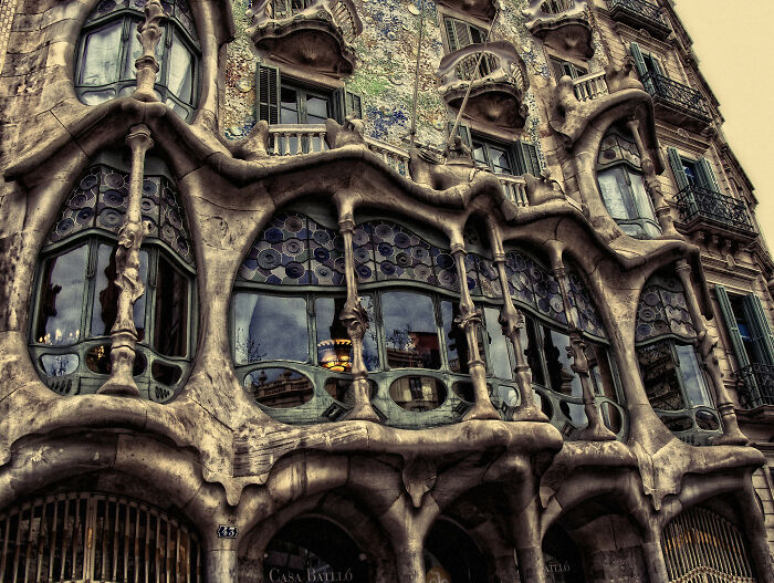 66 Buildings Turn Heads With Bizarre Shapes That Make Ordinary Architecture Look Absolutely Boring