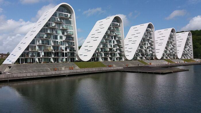 66 Buildings Turn Heads With Bizarre Shapes That Make Ordinary Architecture Look Absolutely Boring