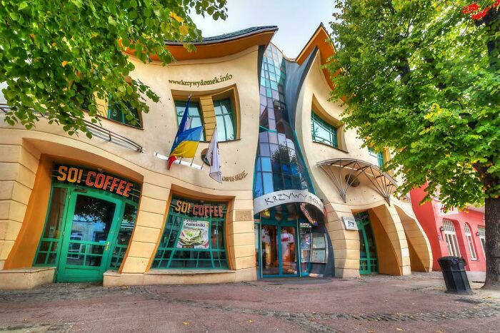 66 Buildings Turn Heads With Bizarre Shapes That Make Ordinary Architecture Look Absolutely Boring